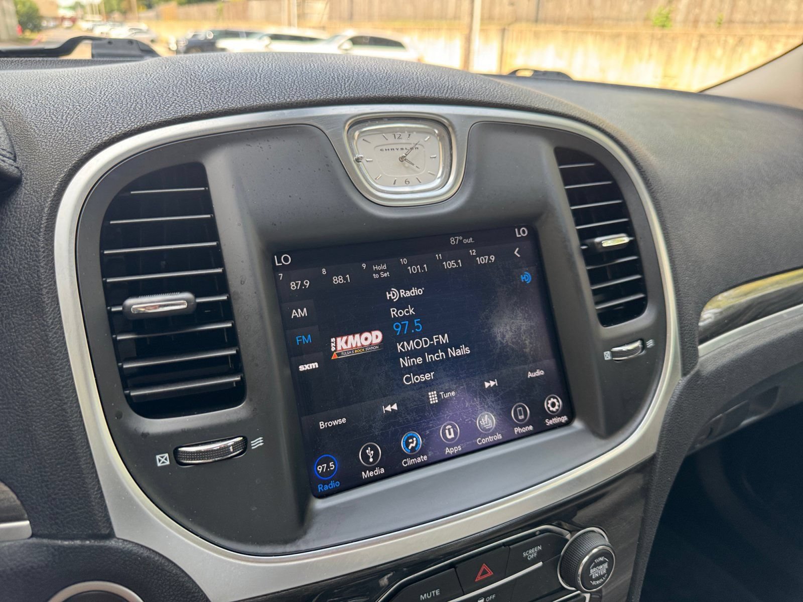 Used 2018 Chrysler 300 Touring L RWD image 23