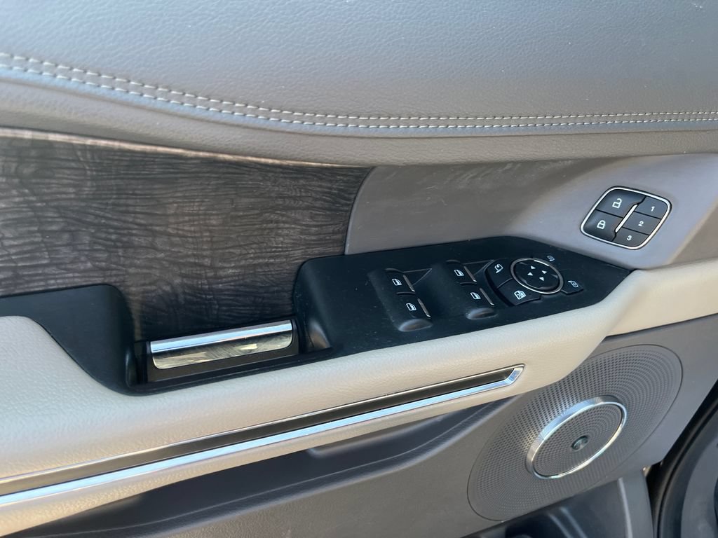 Used 2021 Ford Expedition Limited AWD/4WD image 10