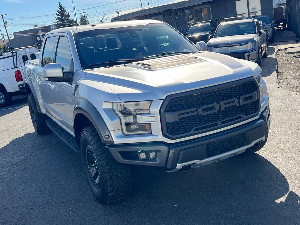 Used 2017 Ford F150 Raptor w/ Equipment Group 802A Luxury AWD/4WD image 3