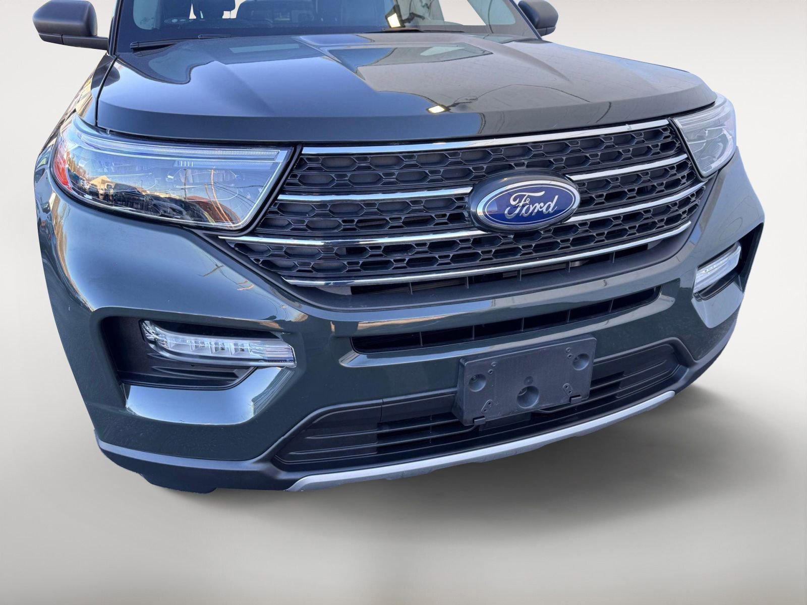 Used 2022 Ford Explorer XLT w/ Equipment Group 202A image 6