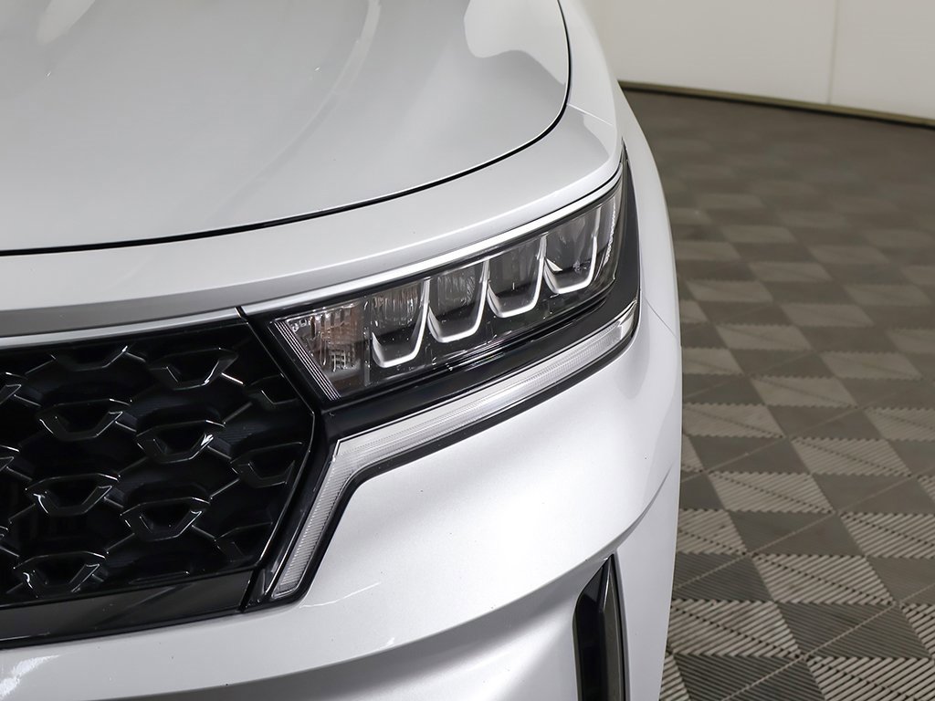 Used 2022 Kia Sorento EX w/ Panoramic Sunroof Package image 16