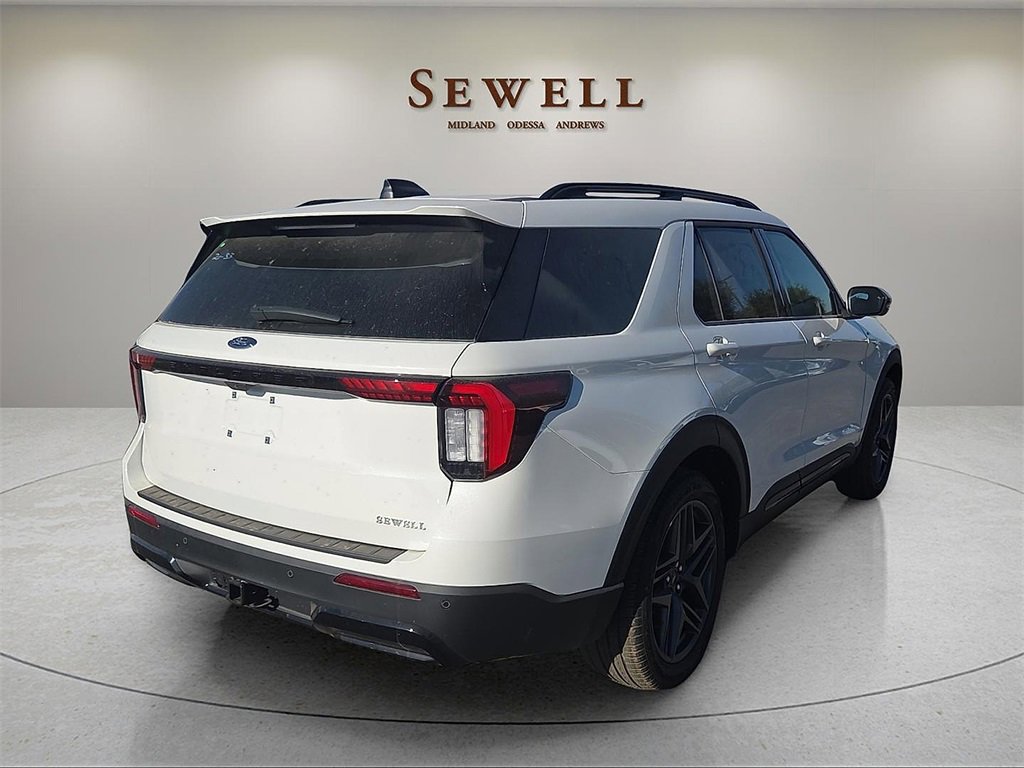 New 2026 Ford Explorer ST-Line w/ ST-Line Street Pack image 4