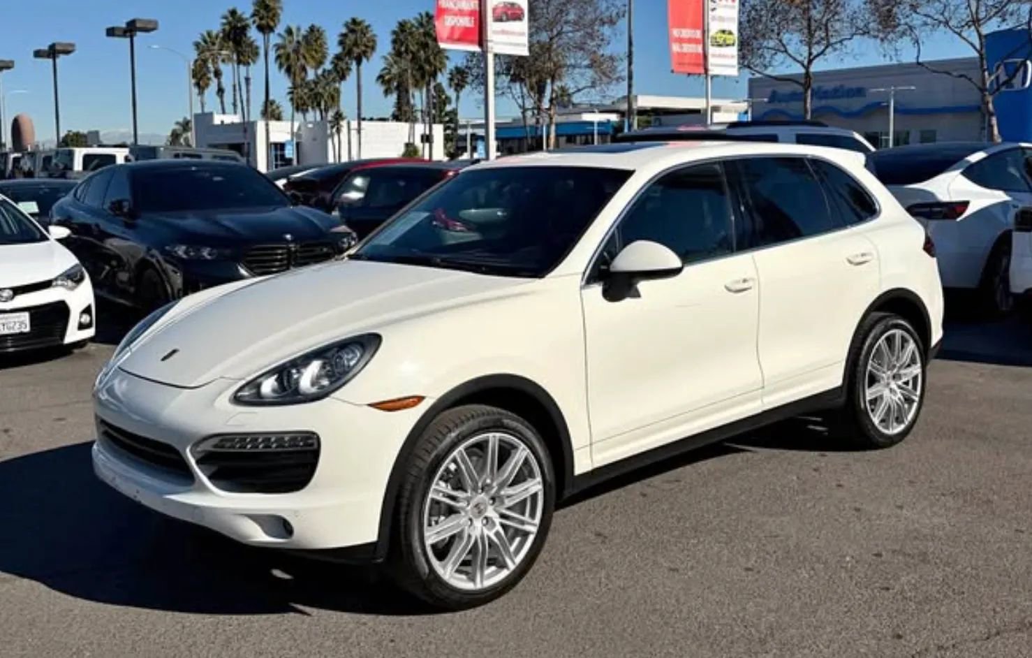 Used 2011 Porsche Cayenne S image 2
