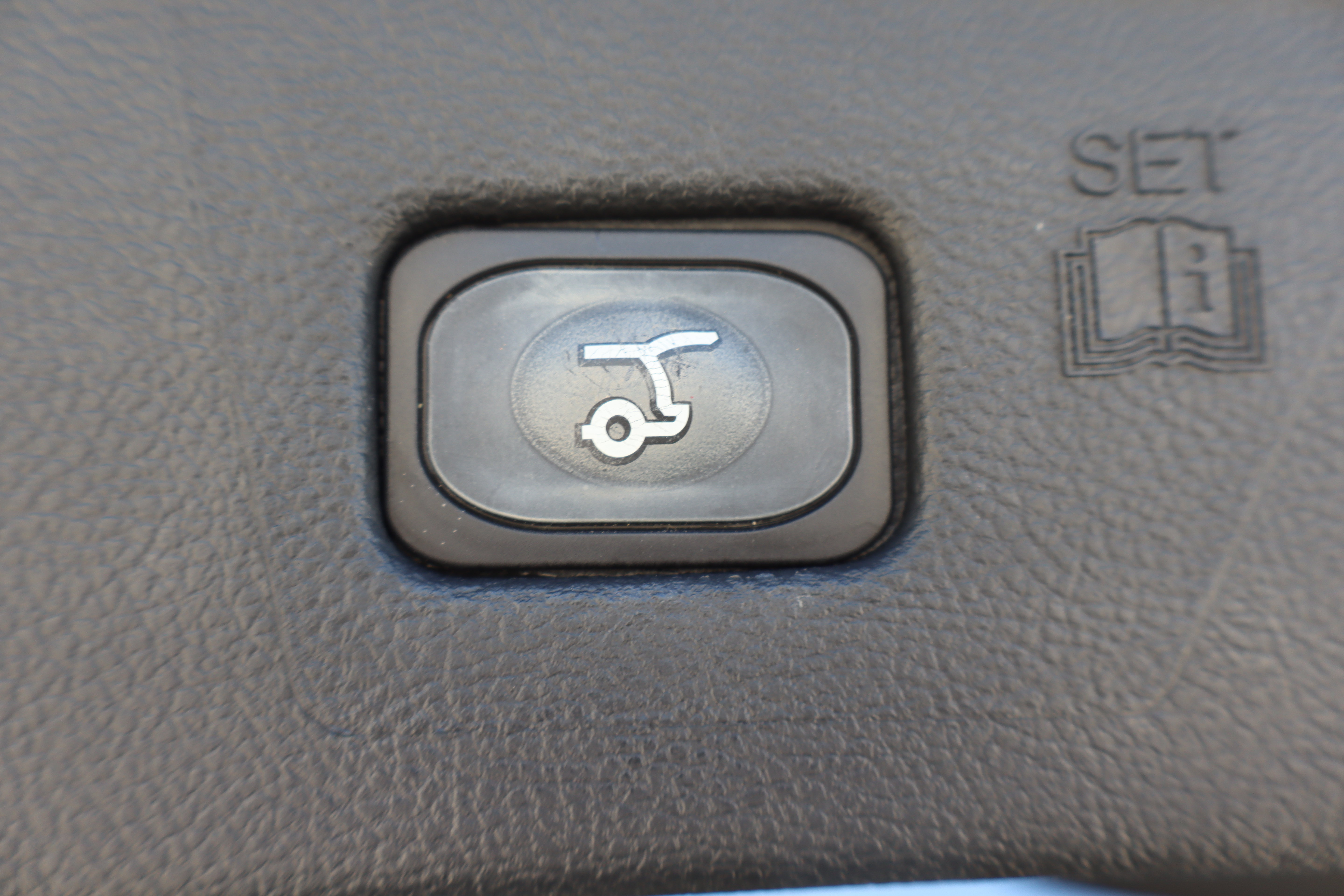 Used 2024 Ford Edge SEL w/ Convenience Package AWD/4WD image 13