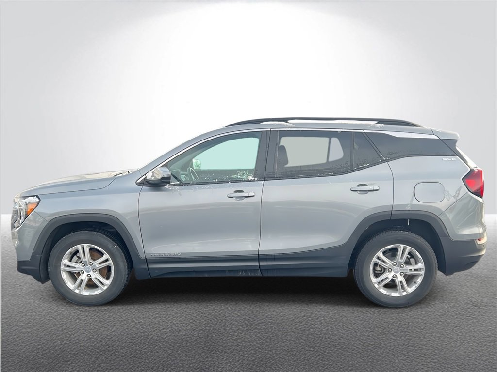 Used 2023 GMC Terrain SLE w/ Driver Convenience Package image 3