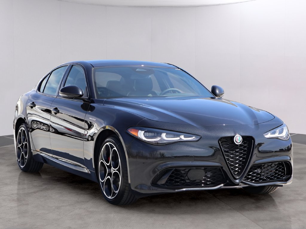 New 2026 Alfa Romeo Giulia AWD image 3