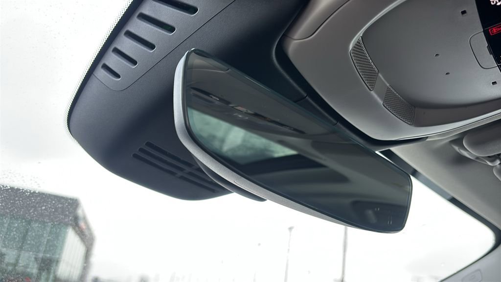 Certified 2024 Volvo XC60 B5 Core w/ Protection Package Premier image 23