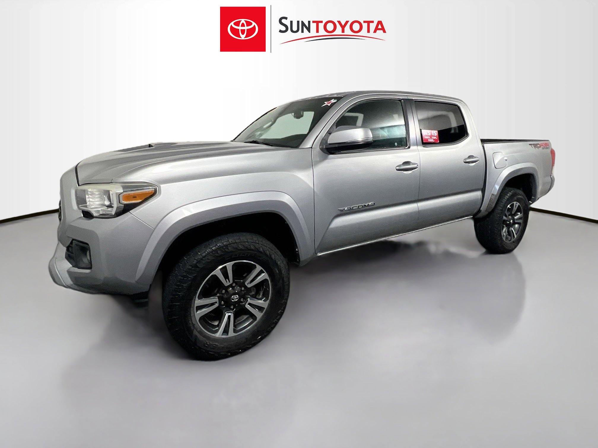 Used 2018 Toyota Tacoma TRD Sport w/ Technology Package AWD/4WD image 9