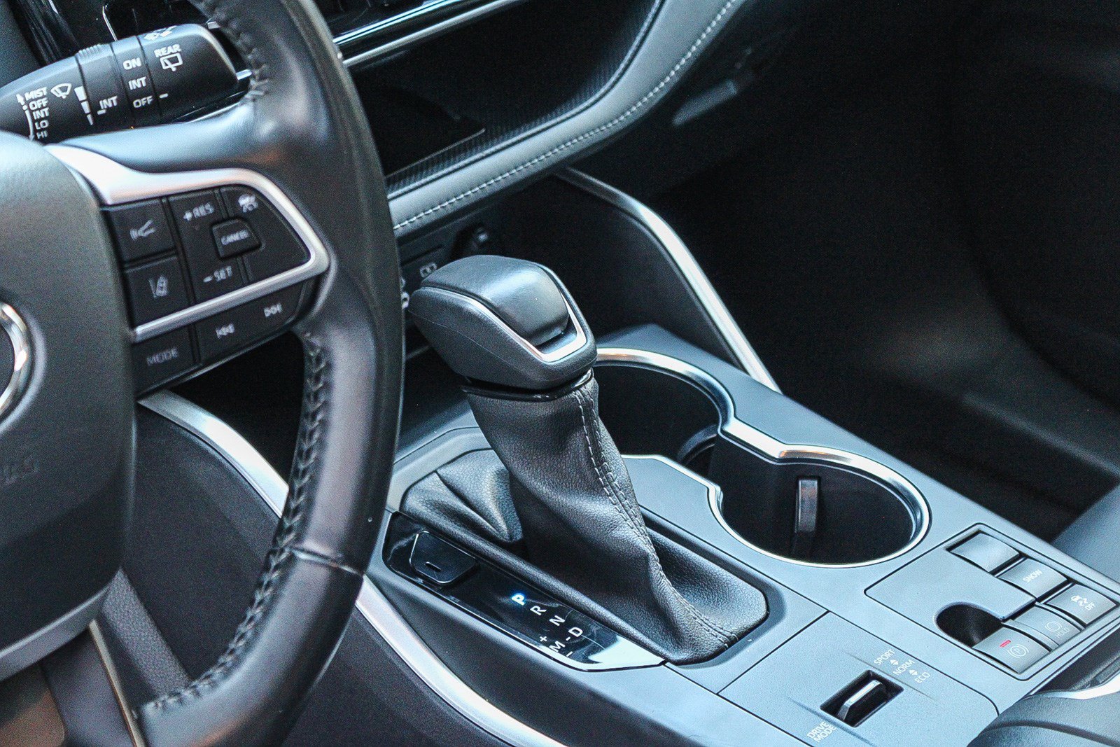 Used 2023 Toyota Highlander XLE FWD image 22