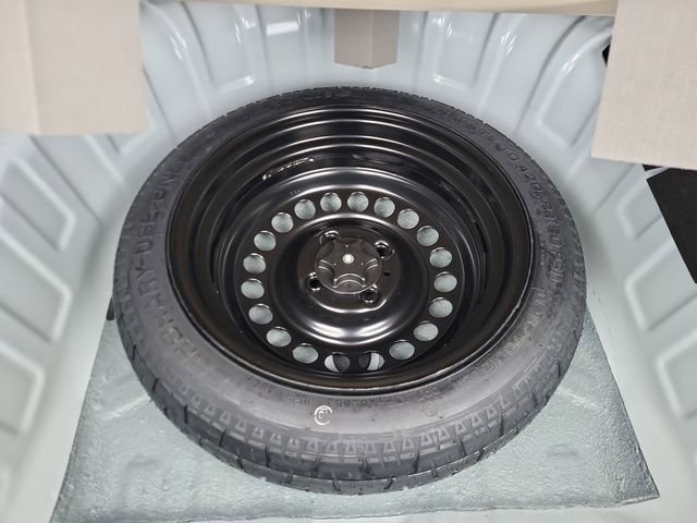 New 2025 Nissan Versa SR w/ Trunk Package image 31