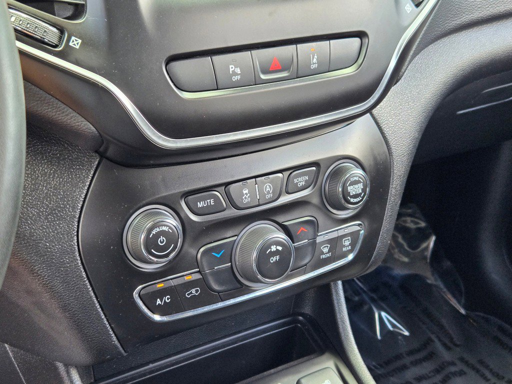 Used 2021 Jeep Cherokee Latitude Plus image 26