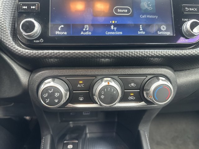 Used 2024 Nissan Kicks SV w/ Interior Electronics Package FWD image 19