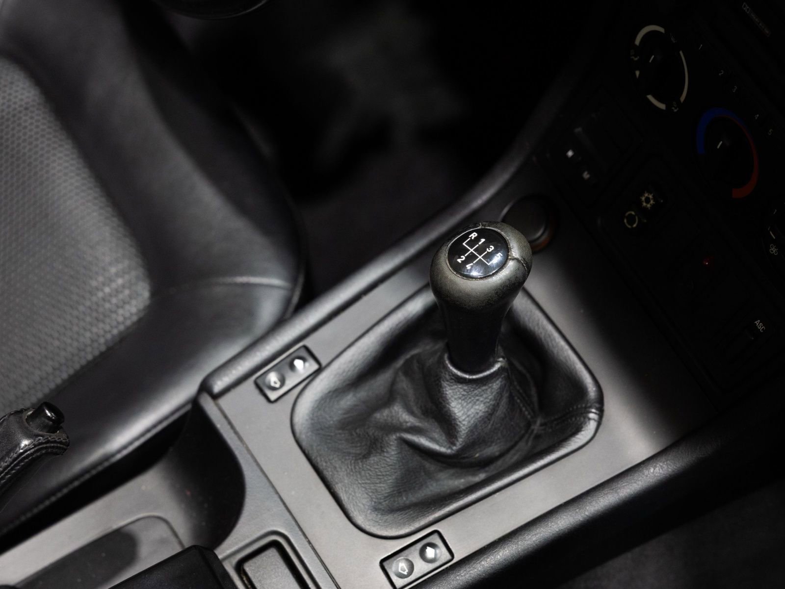 Used 1997 BMW Z3 1.9 RWD image 21