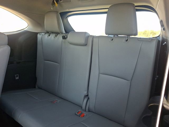 Used 2023 Toyota Highlander XLE image 11