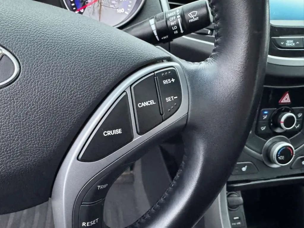 Used 2016 Hyundai Elantra Value Edition image 16