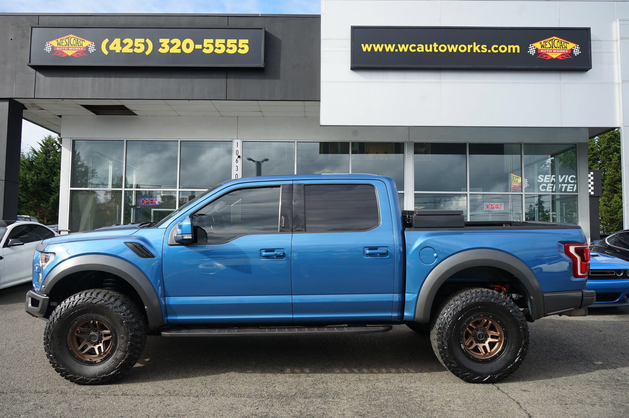 Used 2020 Ford F150 Raptor w/ Equipment Group 802A Luxury AWD/4WD image 2
