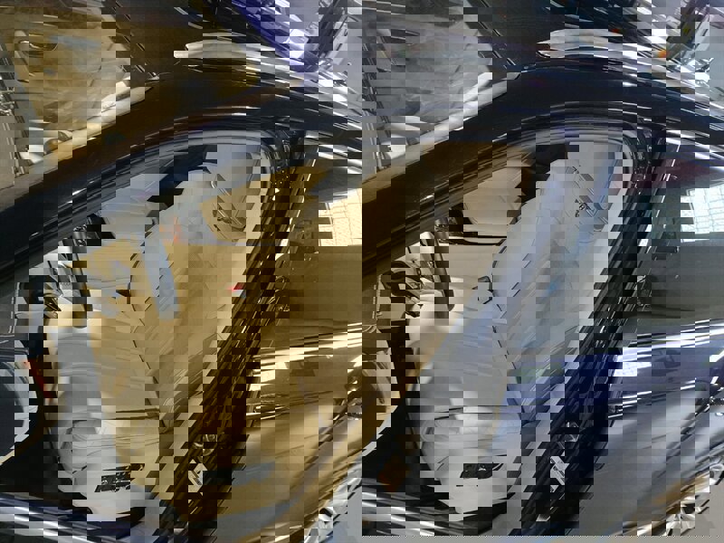 Used 2017 Bentley Bentayga image 12