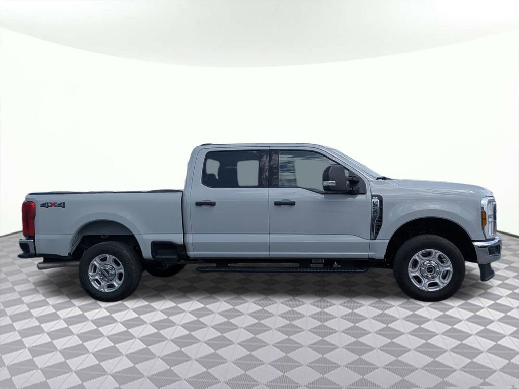 Used 2025 Ford F250 XLT AWD/4WD image 2