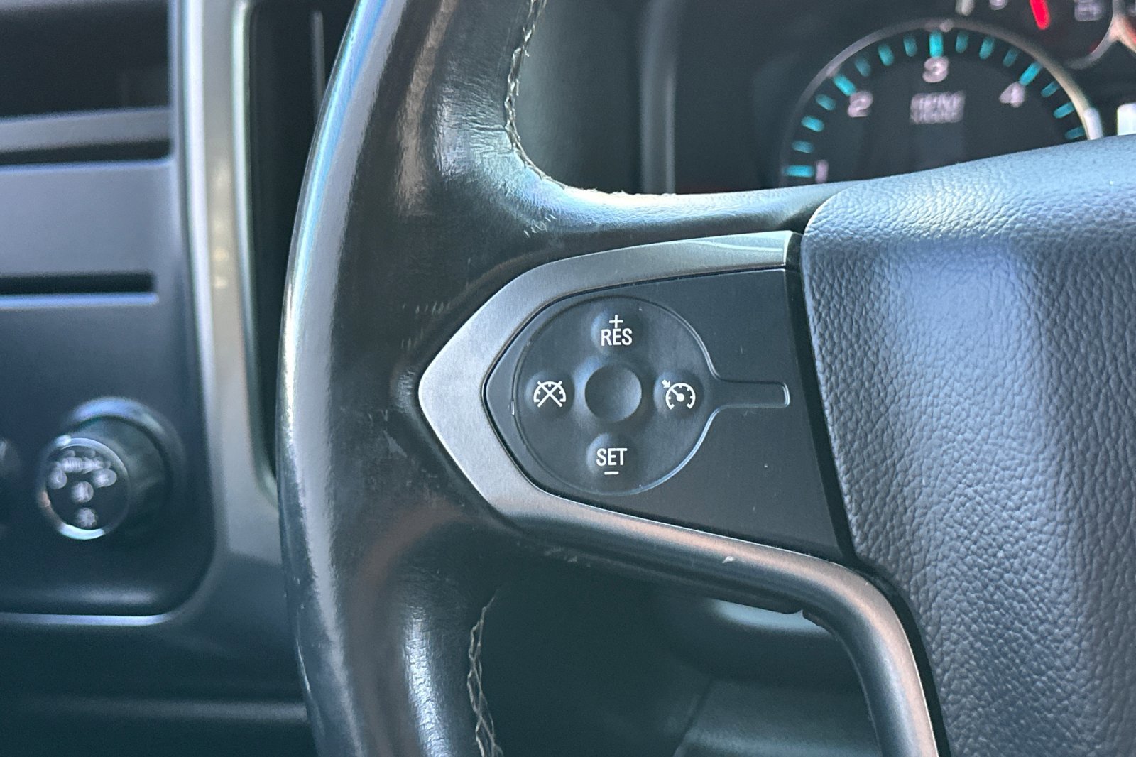 Used 2016 Chevrolet Silverado 1500 LT w/ LT Convenience Package image 32