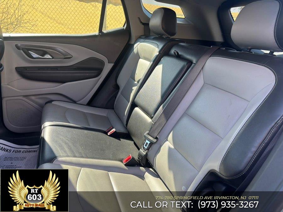 Used 2023 GMC Terrain SLT FWD image 9