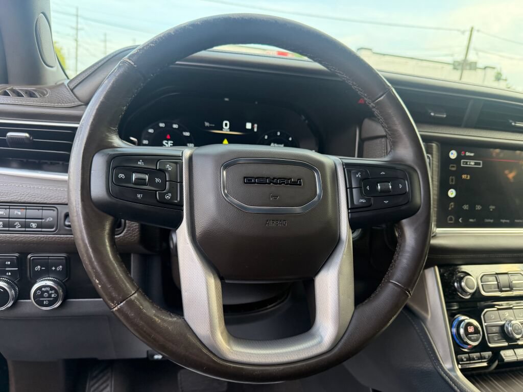 Used 2022 GMC Yukon XL Denali AWD/4WD image 12