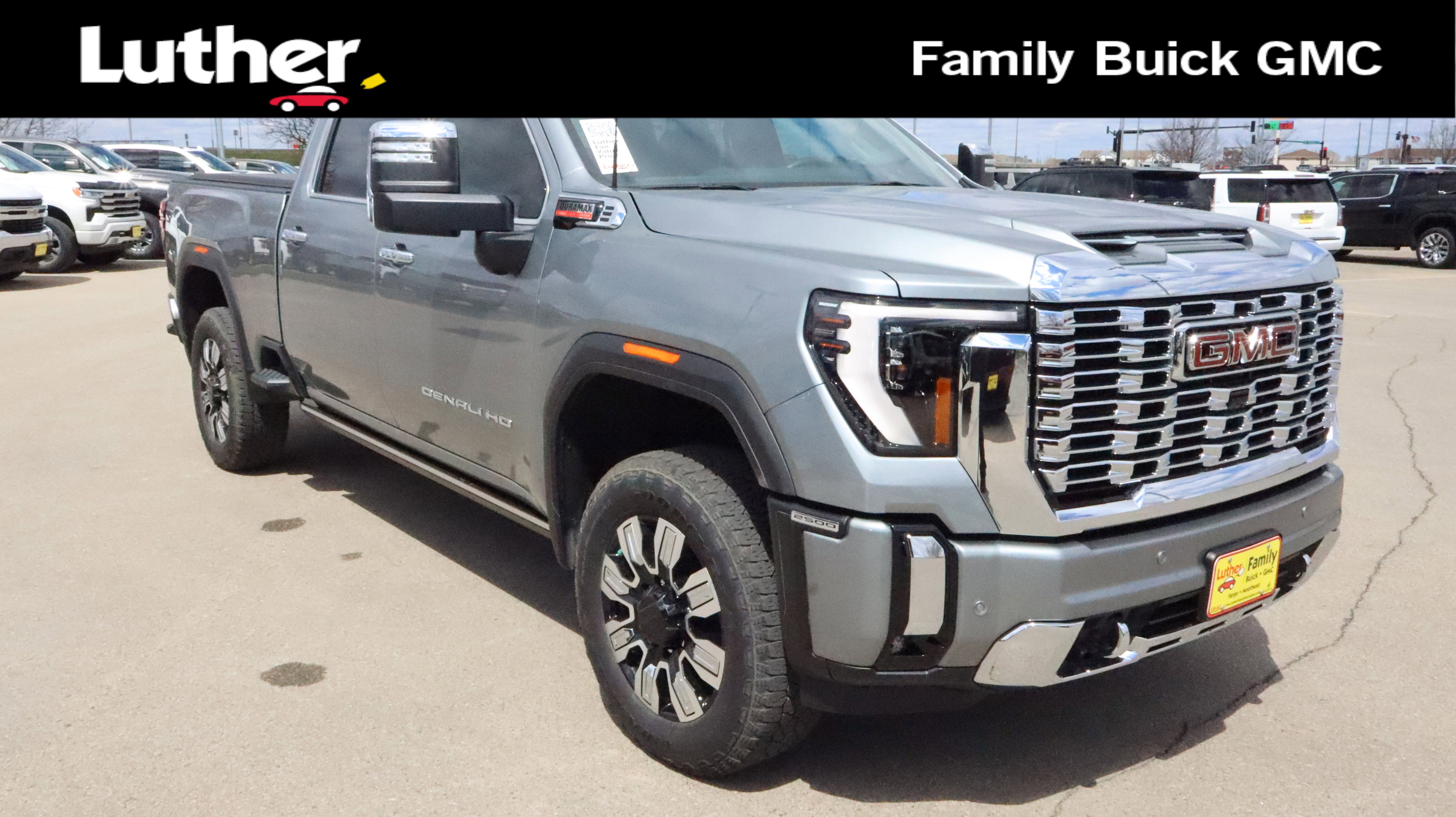Used 2024 GMC Sierra 2500 Denali w/ Denali Reserve Package AWD/4WD image 1