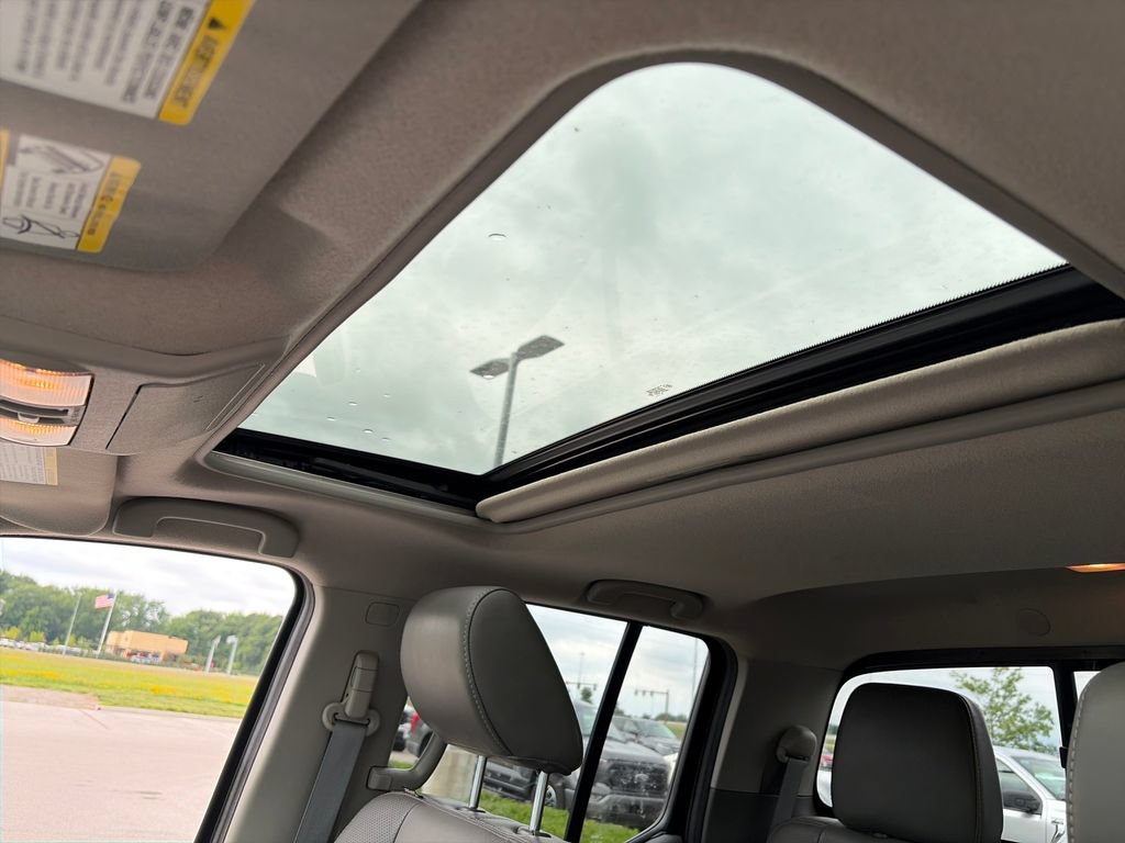 Used 2016 Nissan Frontier SL w/ Moonroof Package AWD/4WD image 26