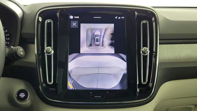 Certified 2026 Volvo XC40 B5 Plus w/ Protection Package Premier AWD/4WD image 19