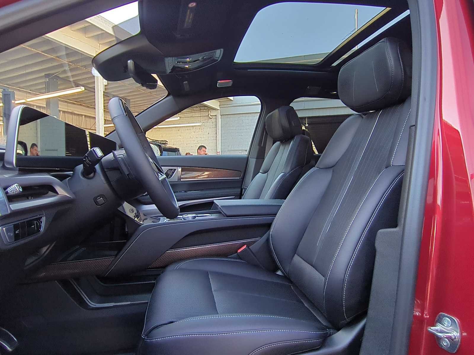 Used 2026 Cadillac Vistiq Sport AWD/4WD image 23