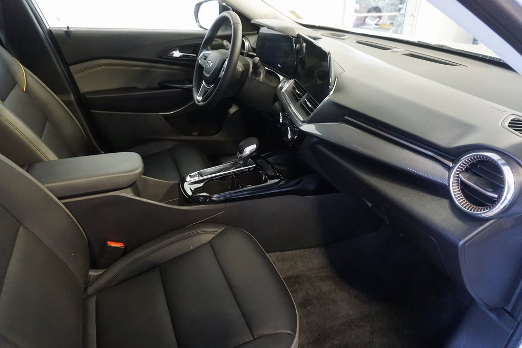 Used 2025 Chevrolet Trax ACTIV w/ Sunroof Package image 26