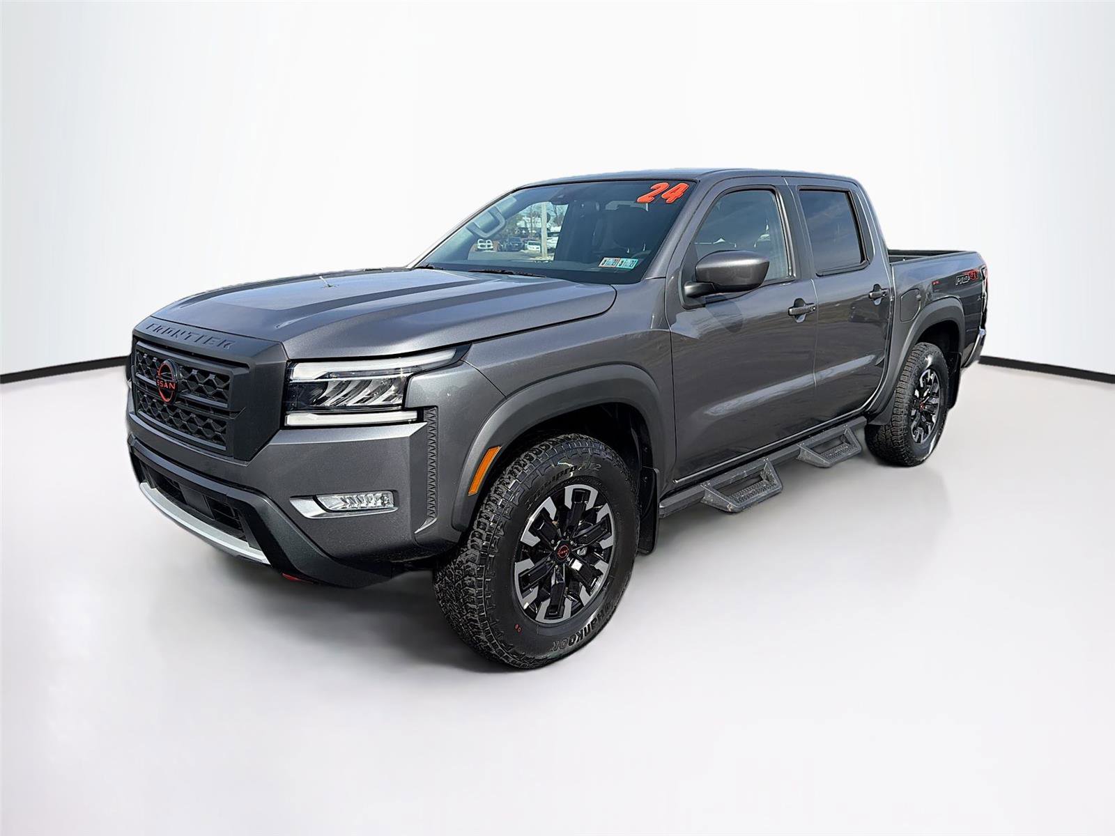 Used 2024 Nissan Frontier PRO-4X w/ Off-Road Protection Package image 3