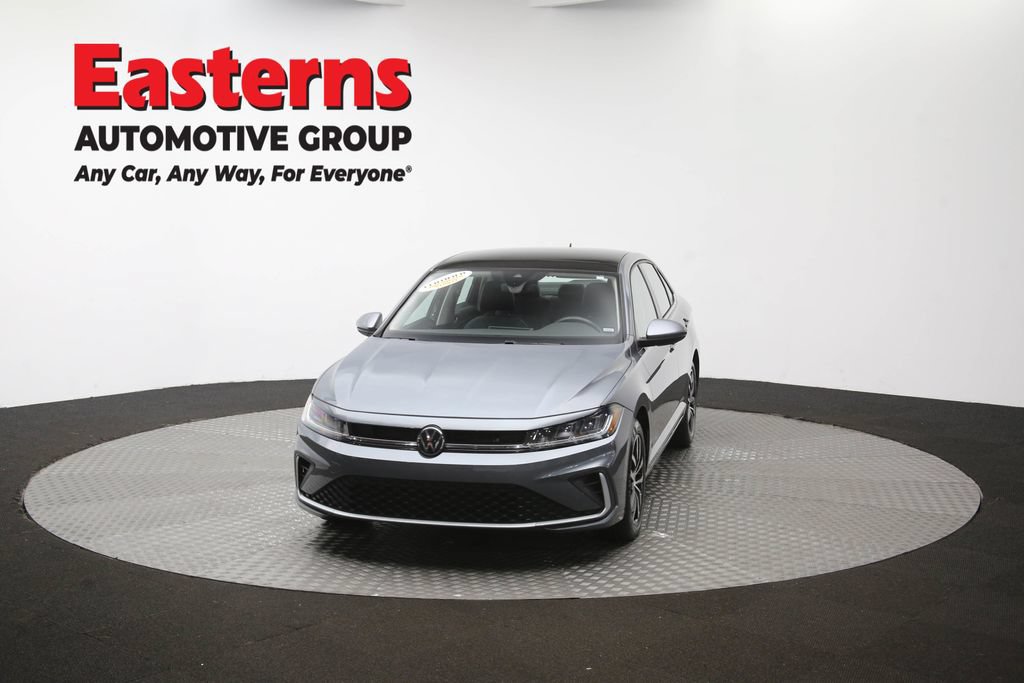 Used 2025 Volkswagen Jetta SE FWD image 53