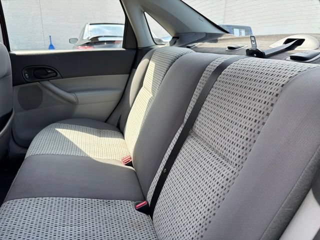 Used 2006 Ford Focus ZX4 Sedan FWD image 18