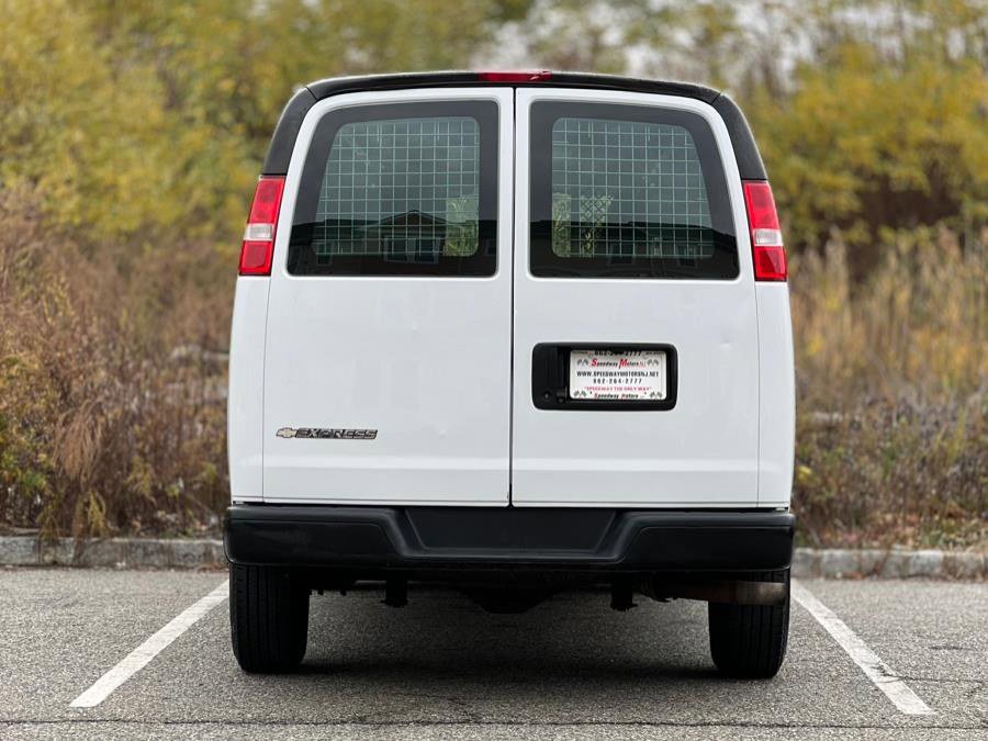Used 2018 Chevrolet Express 2500 image 7
