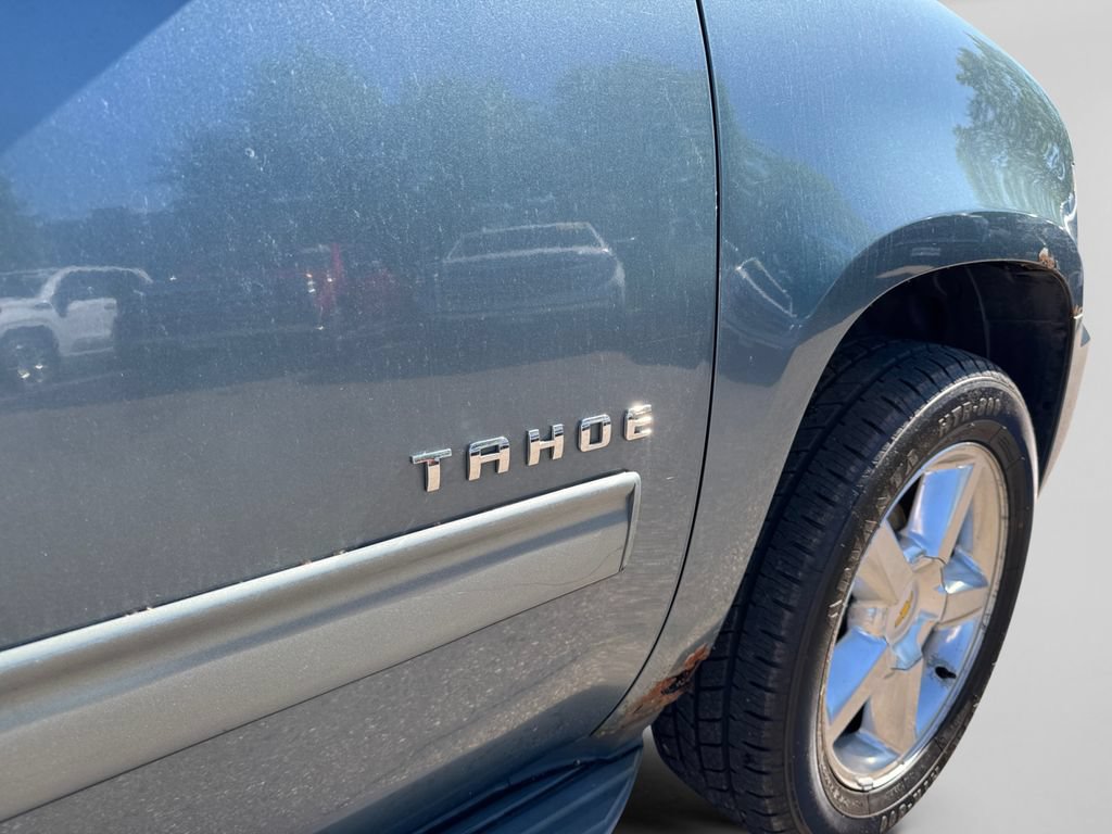 Used 2010 Chevrolet Tahoe LT w/ Luxury Package AWD/4WD image 11