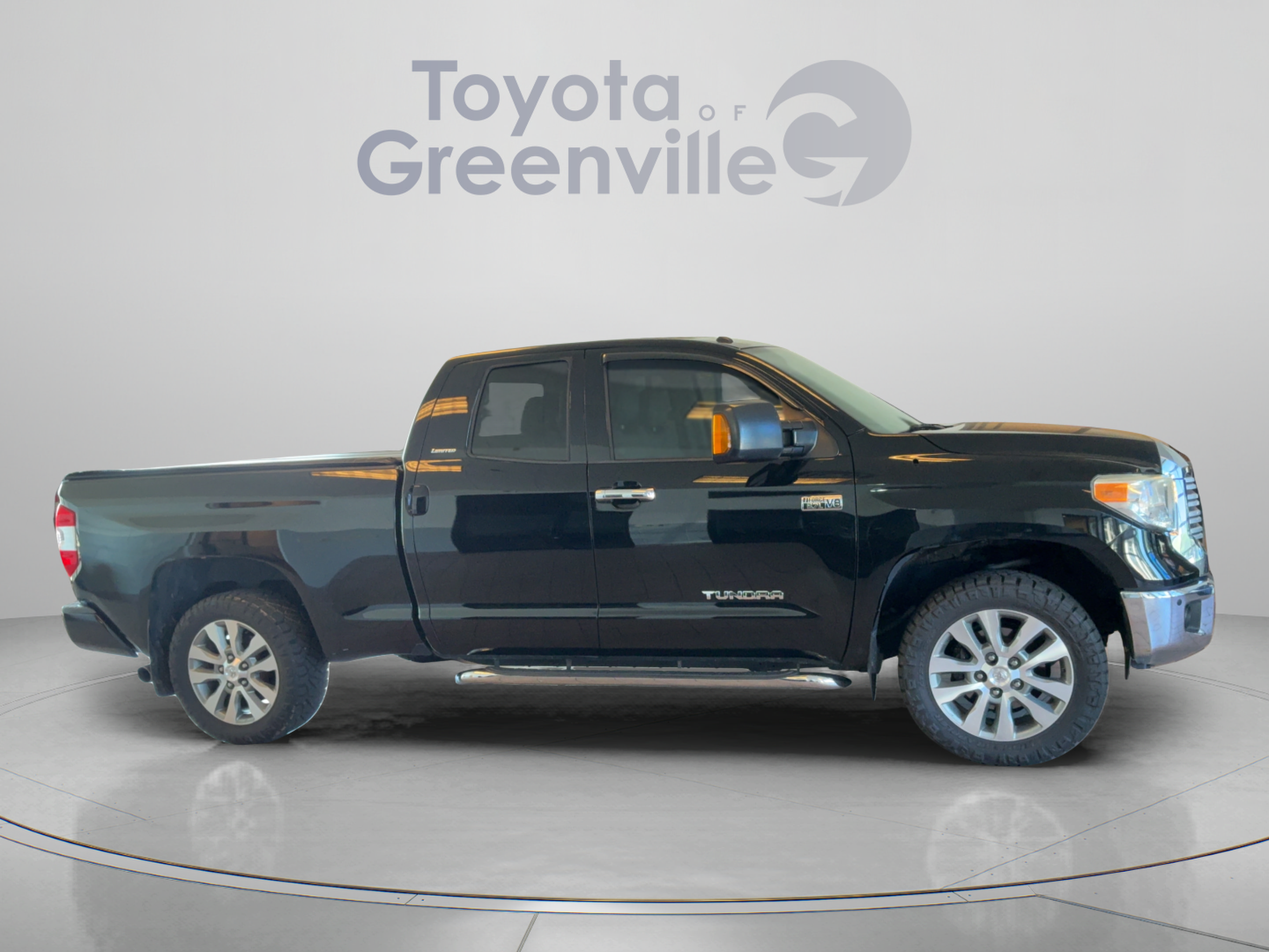 Used 2017 Toyota Tundra Limited w/ Limited Premium Package AWD/4WD image 7