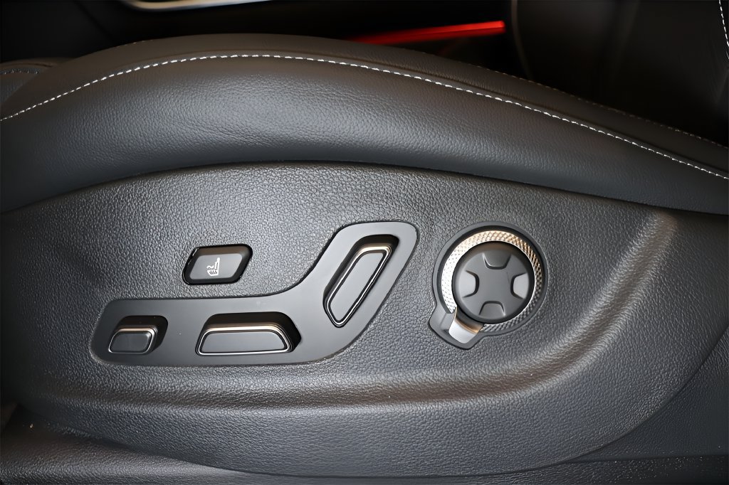 Certified 2025 Genesis GV80 2.5T Prestige AWD/4WD image 9