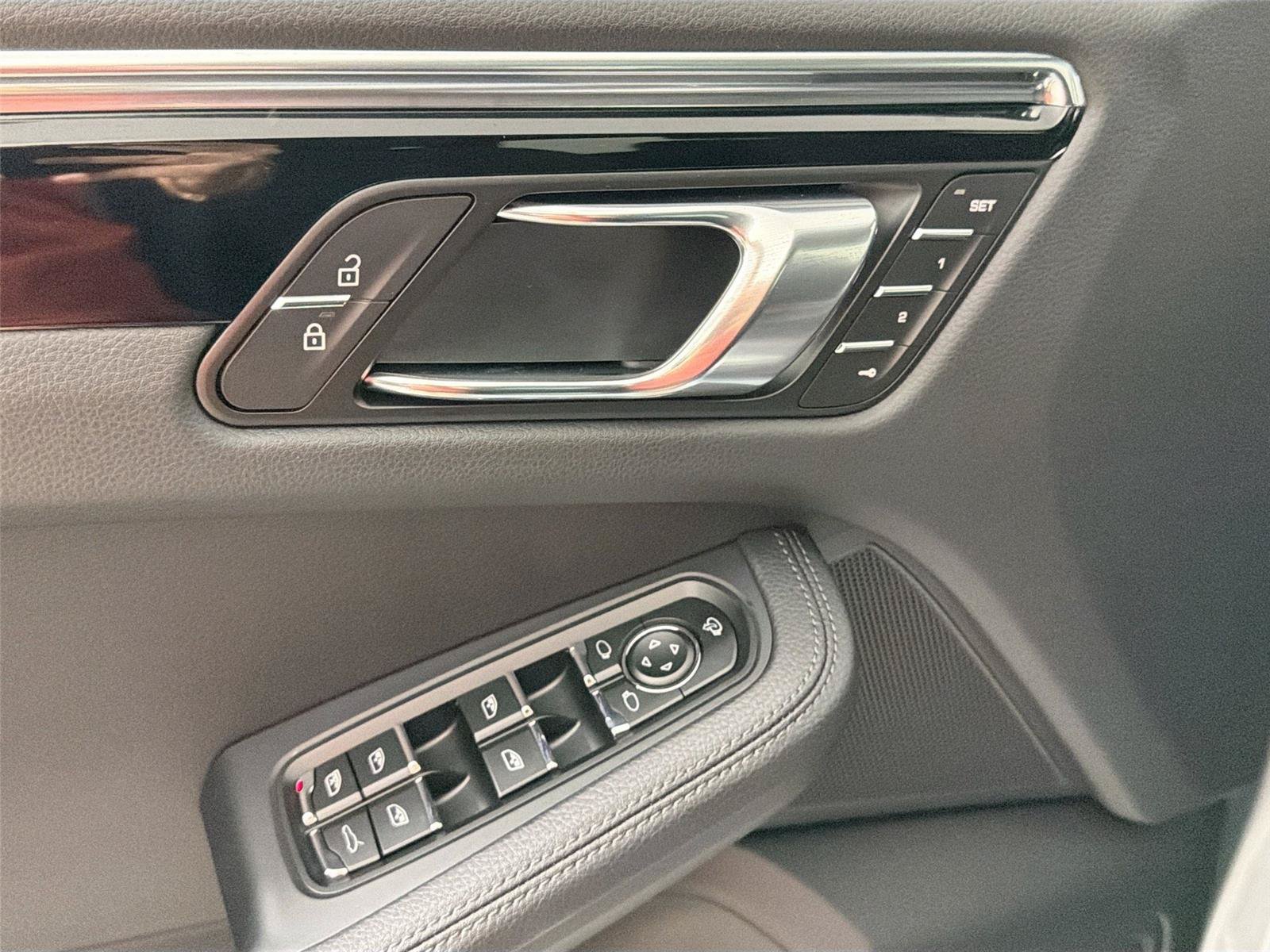Certified 2026 Porsche Macan Turbo AWD/4WD image 31