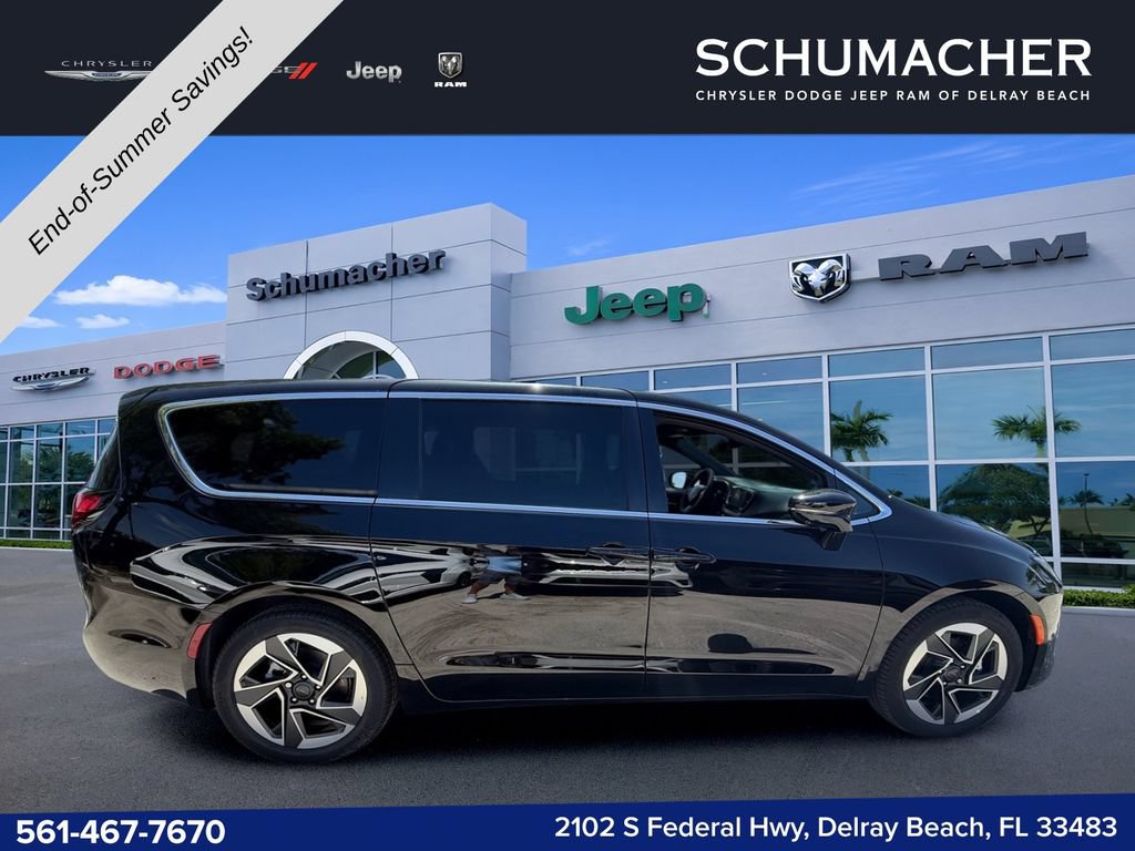 New 2027 Chrysler Pacifica Limited FWD image 8
