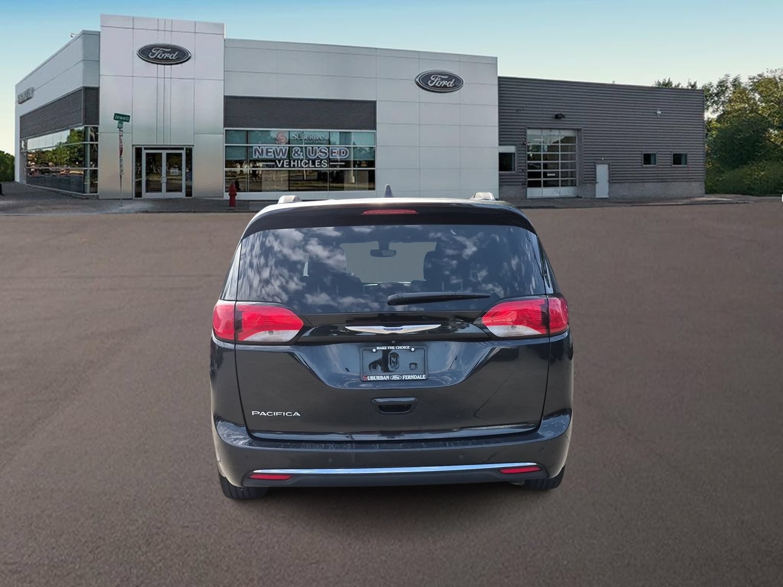 Used 2019 Chrysler Pacifica Touring-L FWD image 8