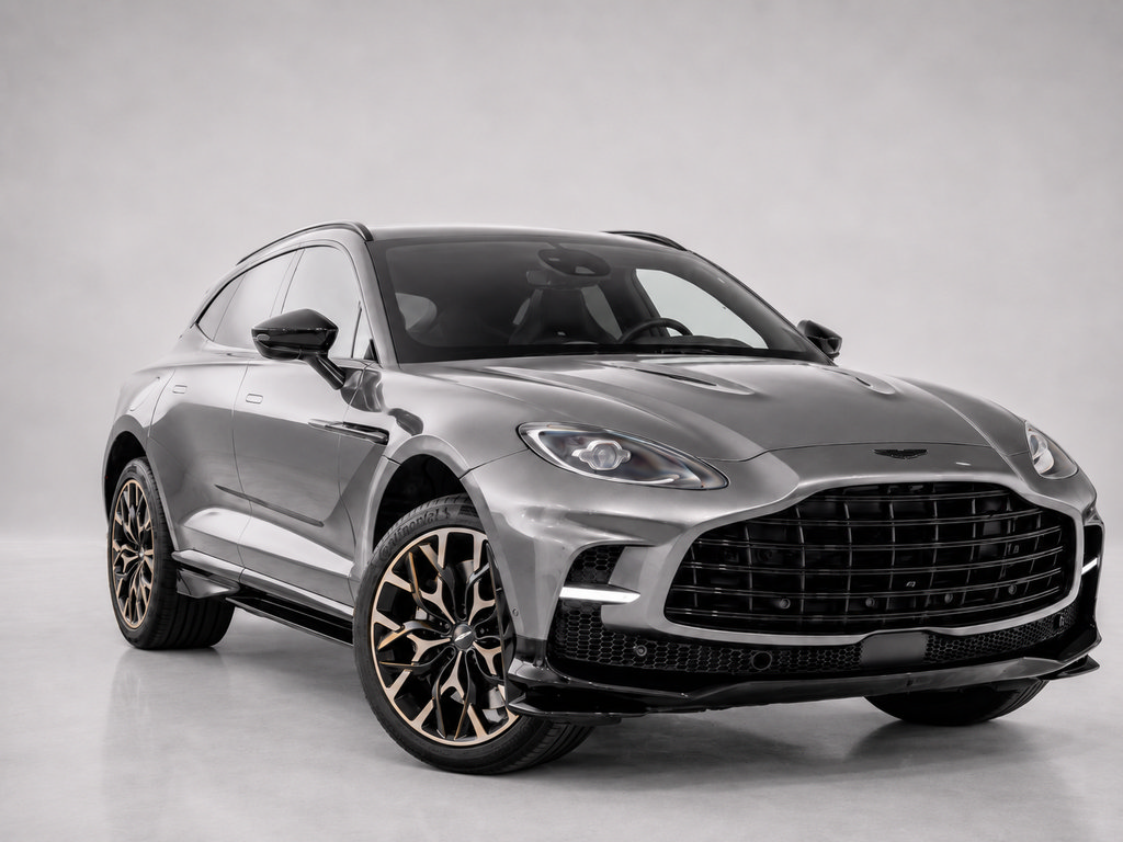 Used 2023 Aston Martin DBX 707 AWD/4WD image 1