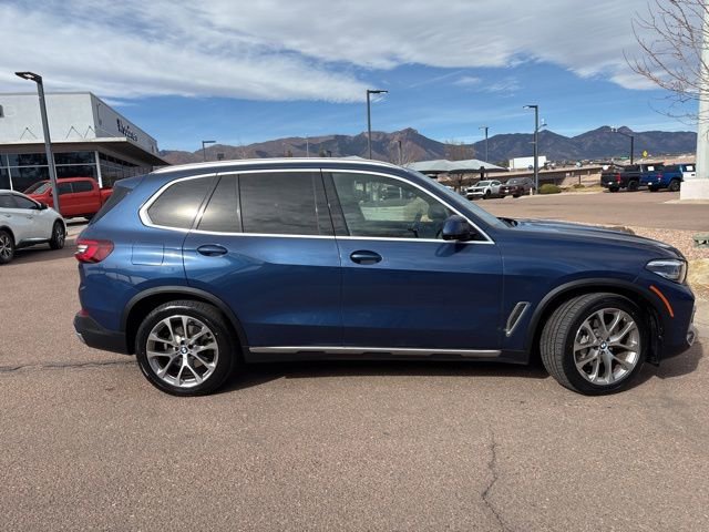 Used 2021 BMW X5 xDrive40i w/ Premium Package image 11