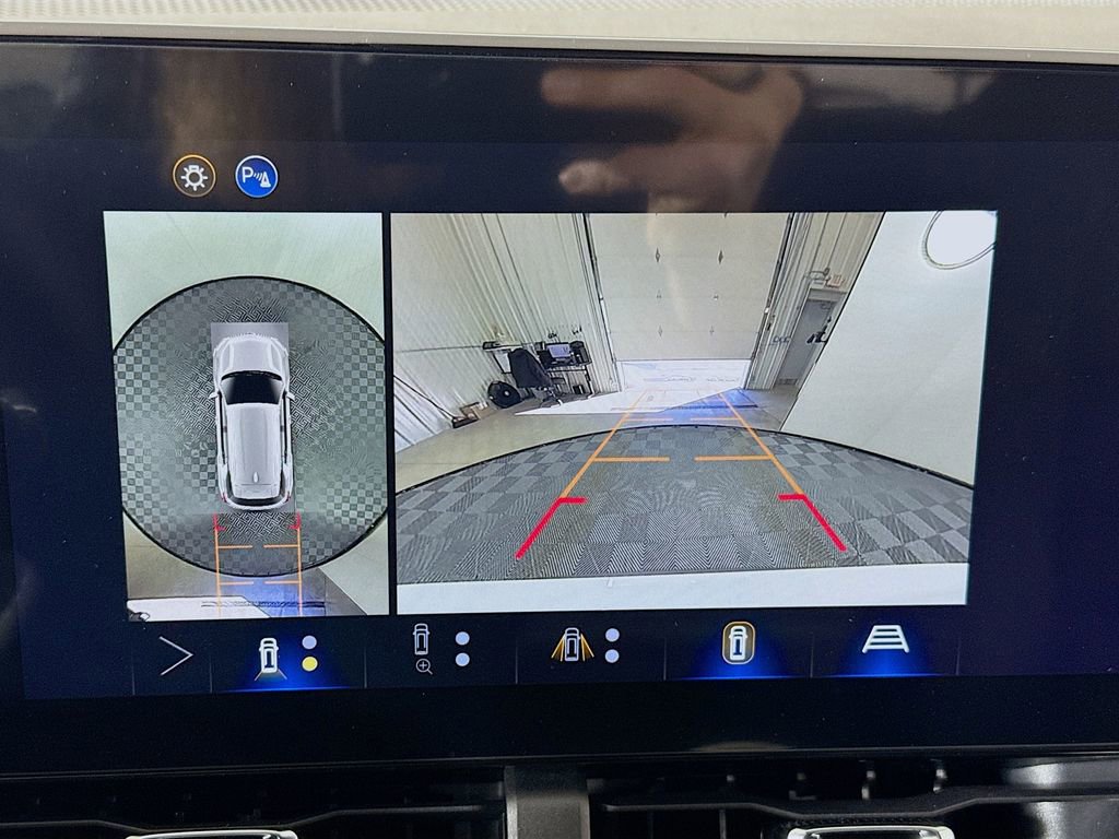 New 2026 Chevrolet Equinox LT w/ Safety and Technology Package FWD image 14