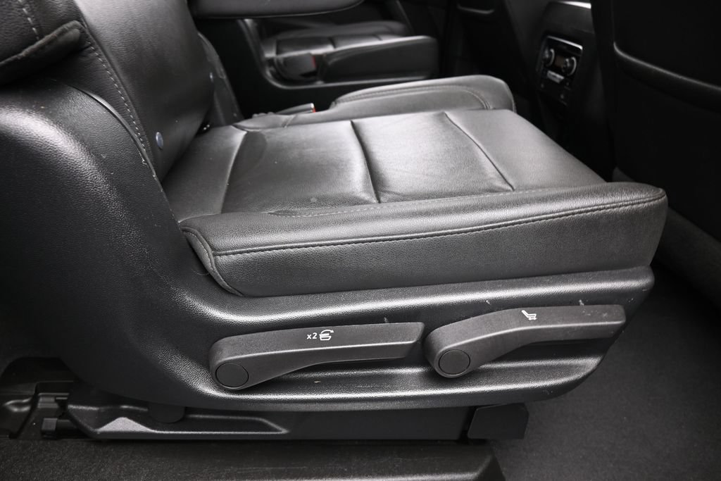 Used 2022 Chevrolet Suburban Z71 w/ Luxury Package AWD/4WD image 49