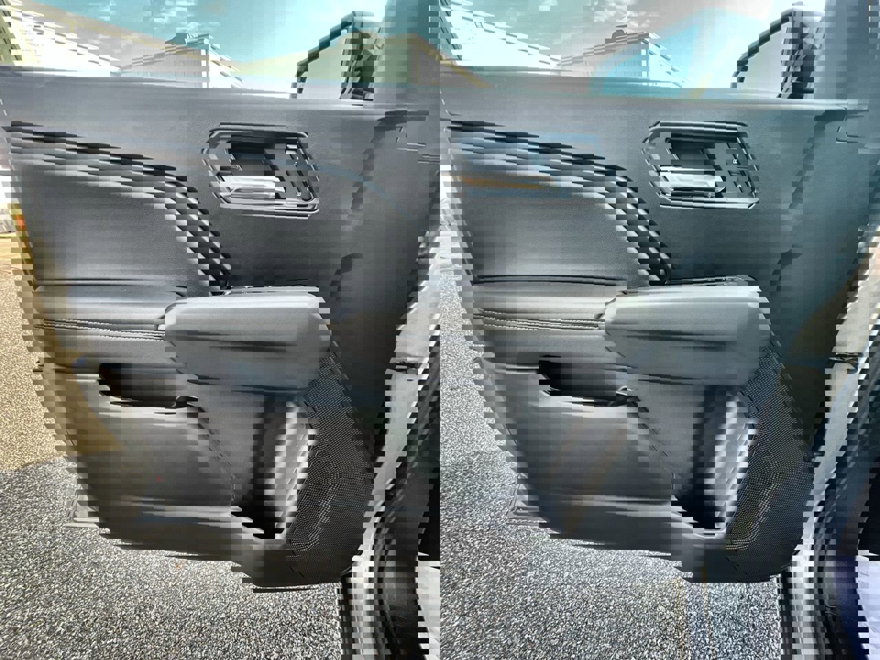New 2026 GMC Canyon Elevation w/ Convenience Package image 57