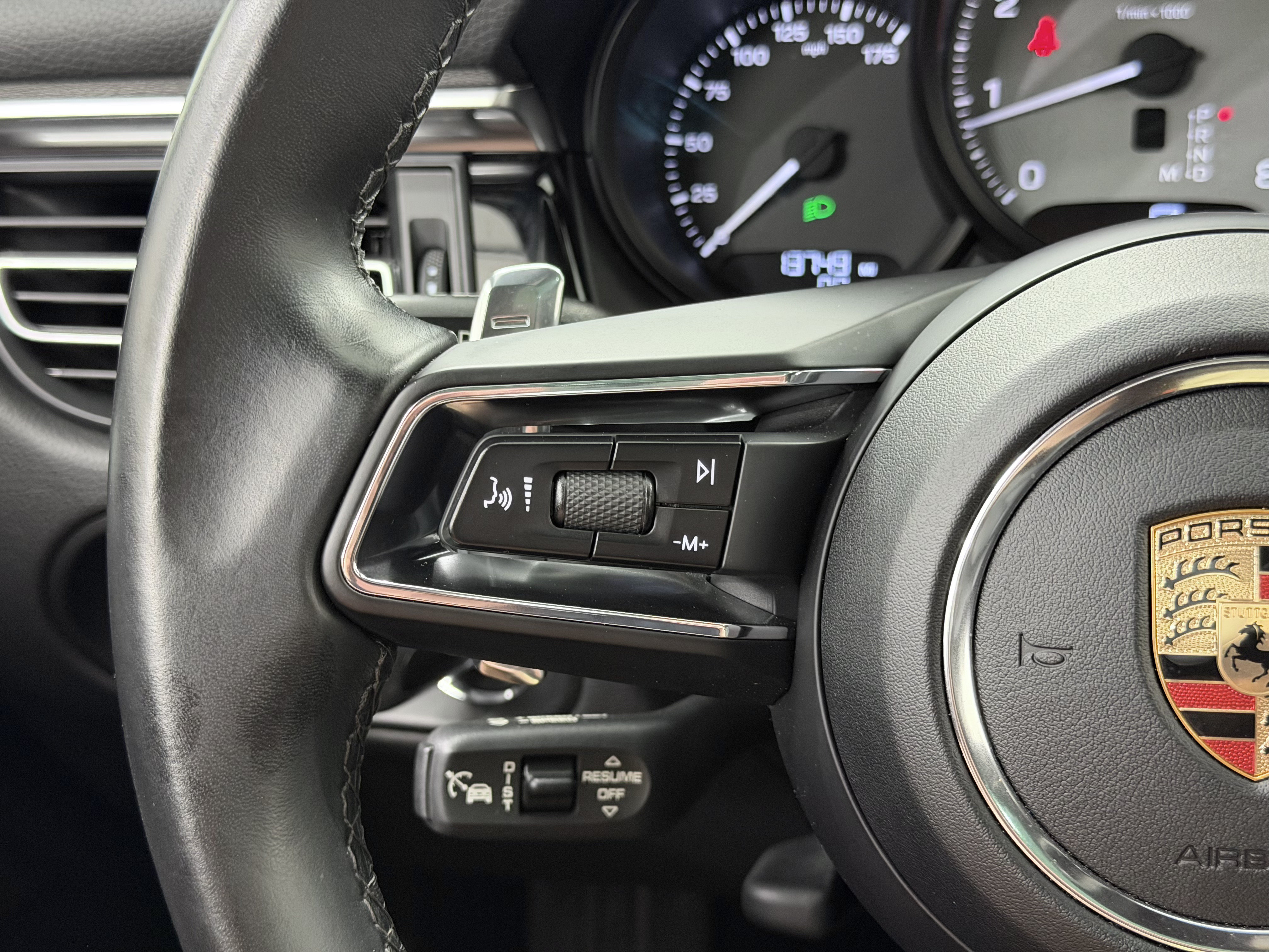 Certified 2023 Porsche Macan S AWD/4WD image 46