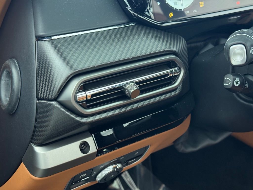 New 2026 Aston Martin V8 Vantage Roadster image 18