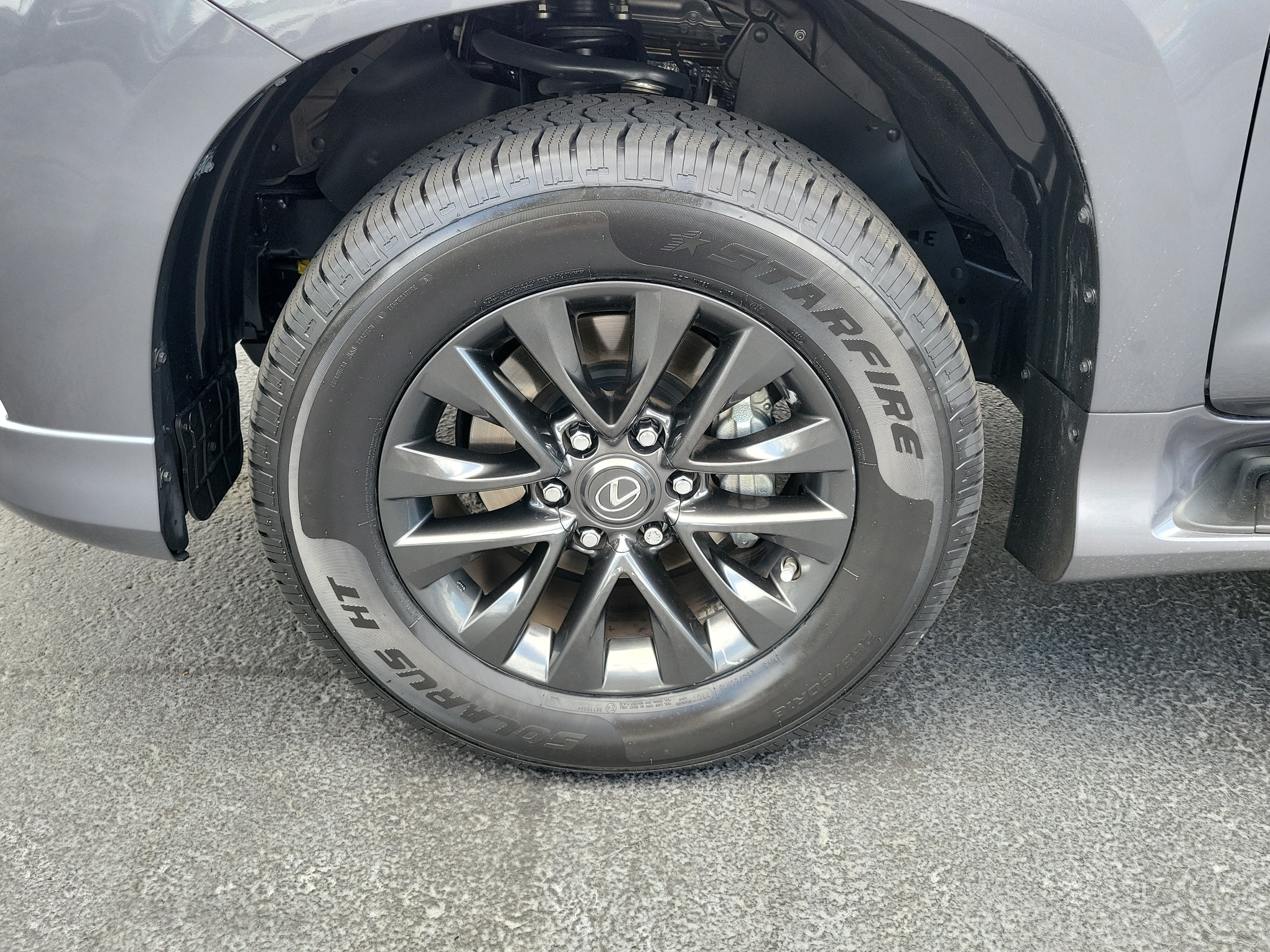 Used 2023 Lexus GX 460 Premium w/ Premium Package AWD/4WD image 5