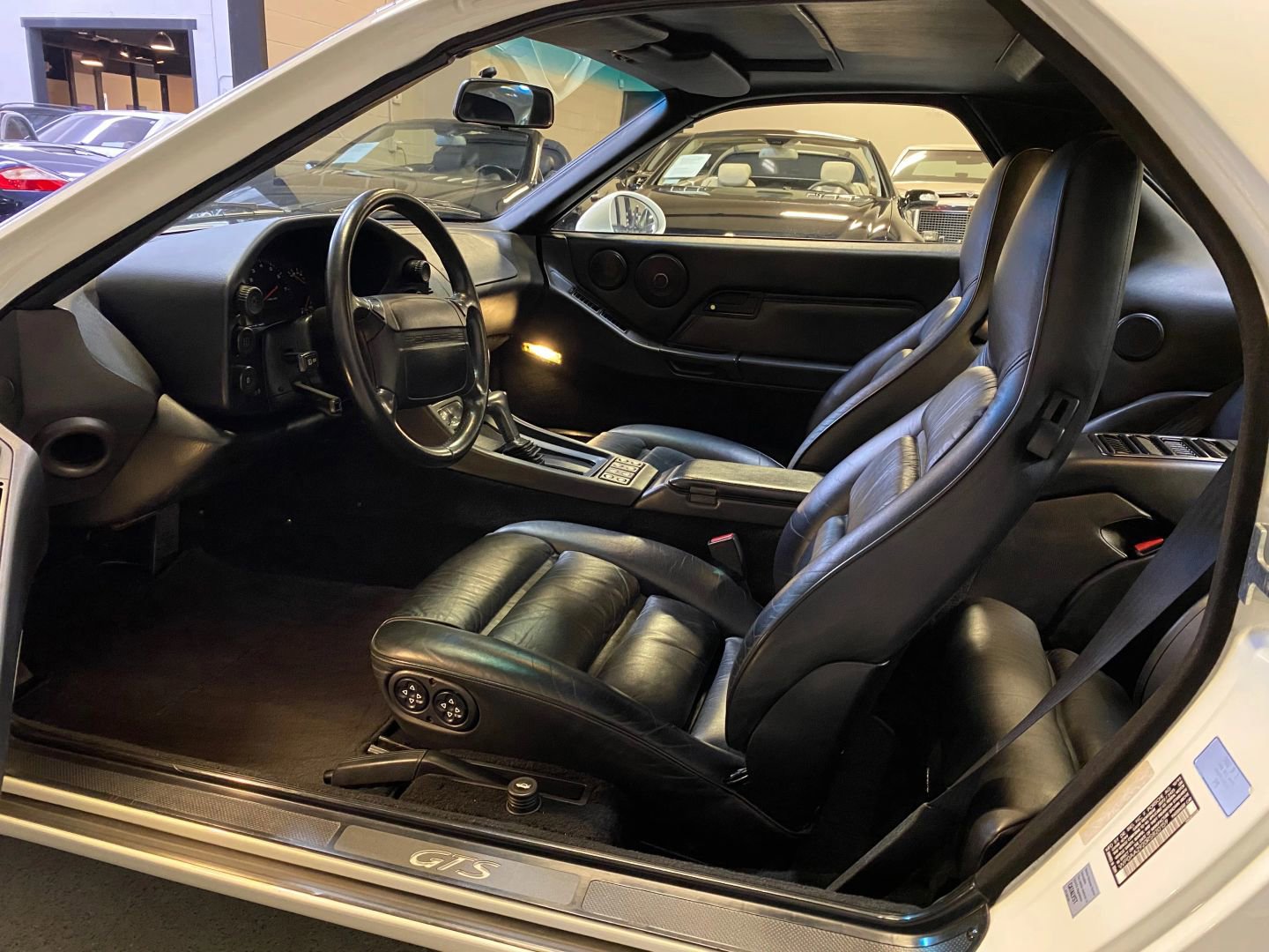 Used 1994 Porsche 928 GTS RWD image 28