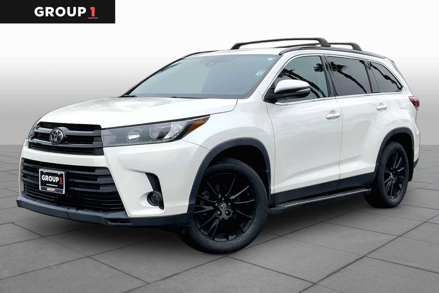 Used 2019 Toyota Highlander SE FWD image 1